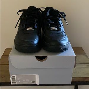 NIKE AIR FORCE 1 black tennis